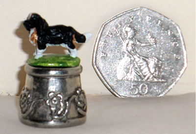 Tricolour mounted on the top of a thimble